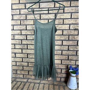 Hem & Thread Tully Dress olive green‎